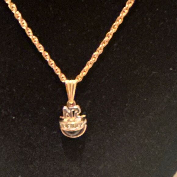 Vintage Nina Ricci Gold Plated Chain Necklace NR Logo Gemstone Charm Pendant - Picture 2 of 7